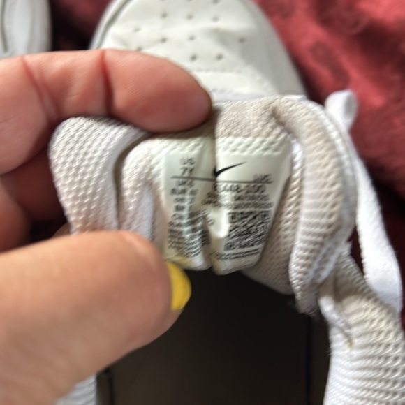 Nike shoes - Picture 7 of 7